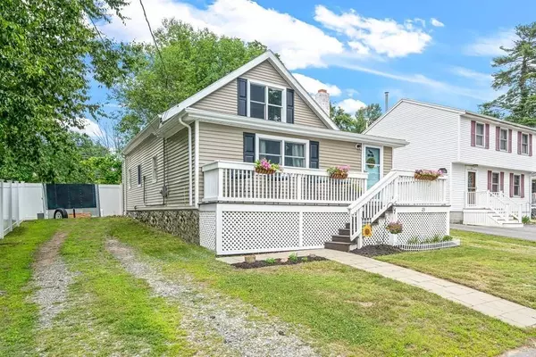 23 Shore Dr., Dracut, MA 01826