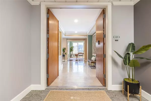 10047 Main ST #309, Bellevue, WA 98004