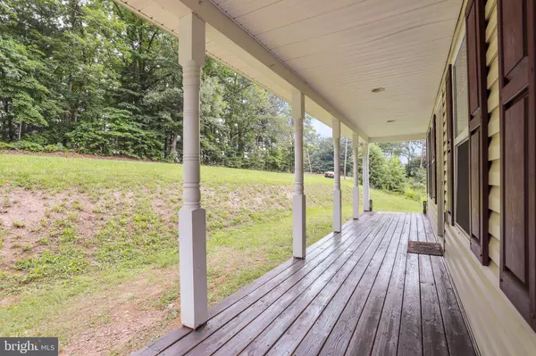 1814 CROSSROAD SCHOOL RD, Hedgesville, WV 25427