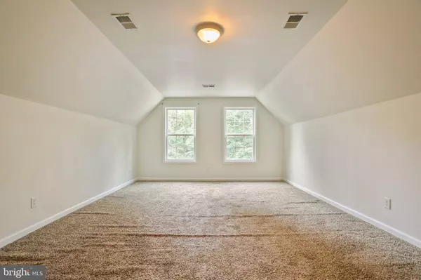 1814 CROSSROAD SCHOOL RD, Hedgesville, WV 25427