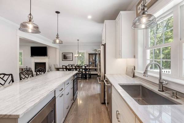 1432 Old Sandwich Rd, Plymouth, MA 02360