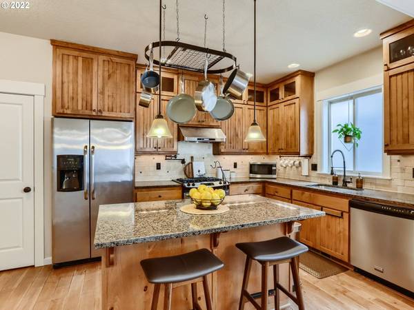 17807 SW ROBERT LN, Beaverton, OR 97078