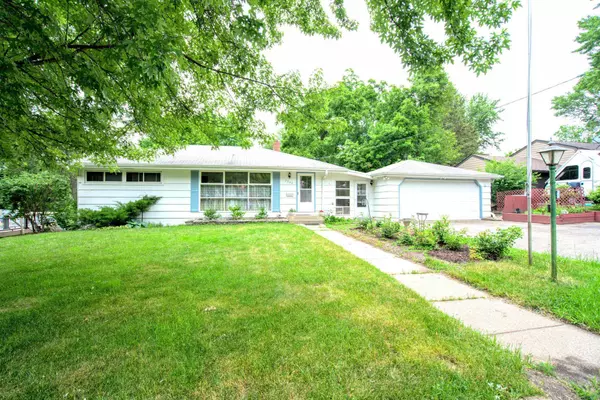 2548 Westview TER, Minnetonka, MN 55305