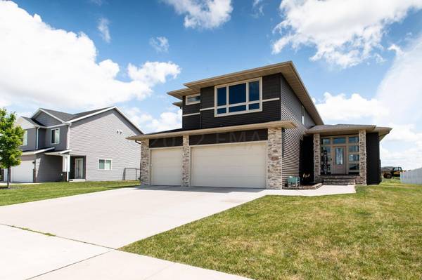 3736 16TH Street S, Moorhead, MN 56560