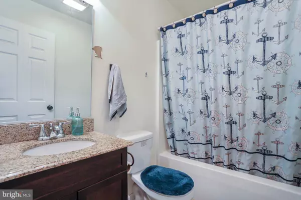 1814 CROSSROAD SCHOOL RD, Hedgesville, WV 25427