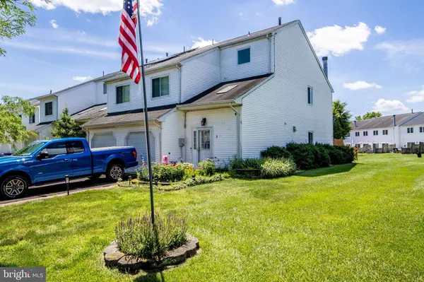 2 NUTMEG DR, Lumberton, NJ 08048