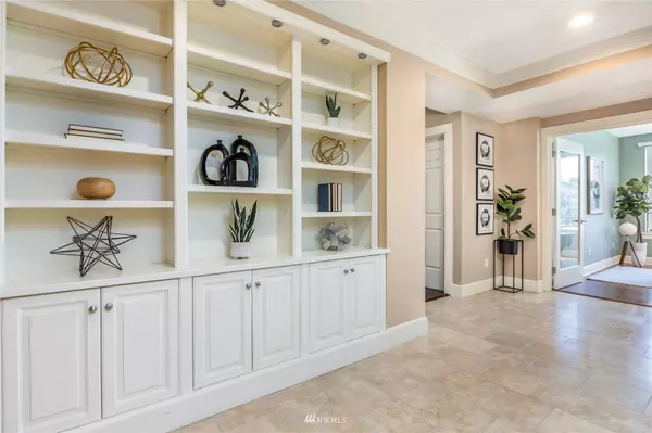 10047 Main ST #309, Bellevue, WA 98004