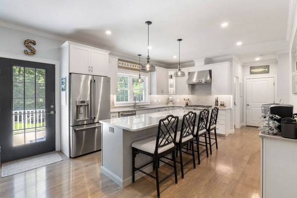 1432 Old Sandwich Rd, Plymouth, MA 02360