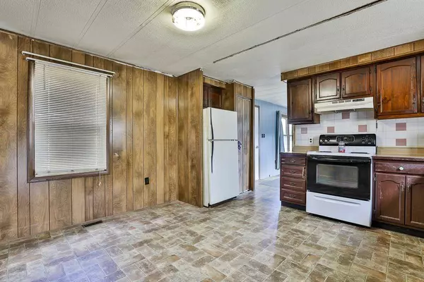 9 Nottingwood LN, Merrimack, NH 03054