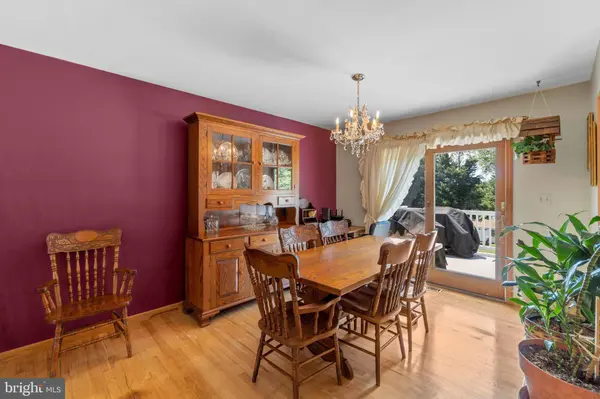 4210 WOLF HILL DR, Hampstead, MD 21074