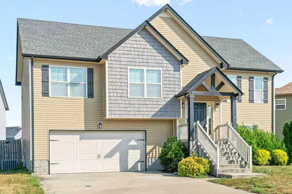 2342 Button Dr, Clarksville, TN 37040