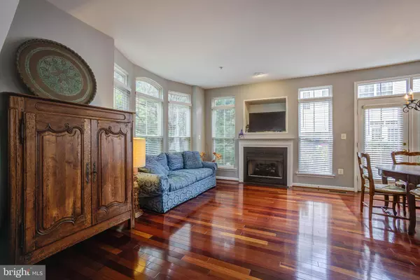 103 CAMERON STATION BLVD, Alexandria, VA 22304