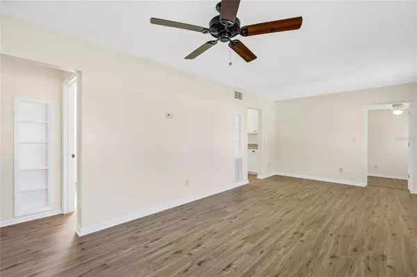 937 SHORECREST AVE, Deltona, FL 32725