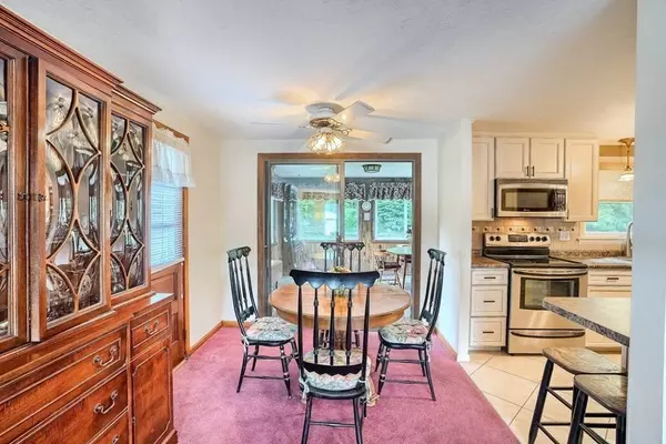 4 Woodcliff Rd, Holbrook, MA 02343