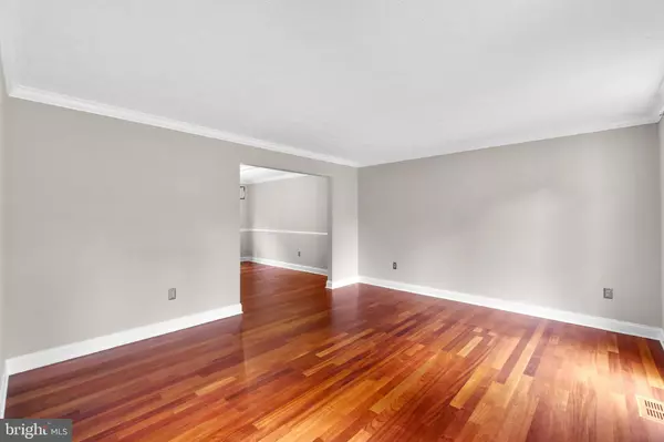 4105 BRITTANY DR, Ellicott City, MD 21043