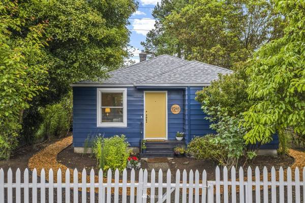 9248 Evanston AVE N, Seattle, WA 98103