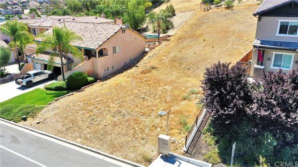 22161 Vacation DR, Canyon Lake, CA 92587