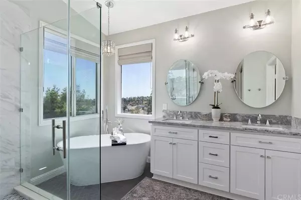 12 Foxtail LN, Rancho Santa Margarita, CA 92679