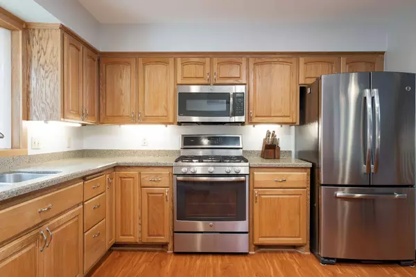 7871 Ranchview LN N, Maple Grove, MN 55311