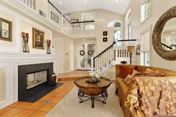 12 Foxtail LN, Rancho Santa Margarita, CA 92679