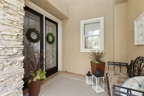 12 Foxtail LN, Rancho Santa Margarita, CA 92679