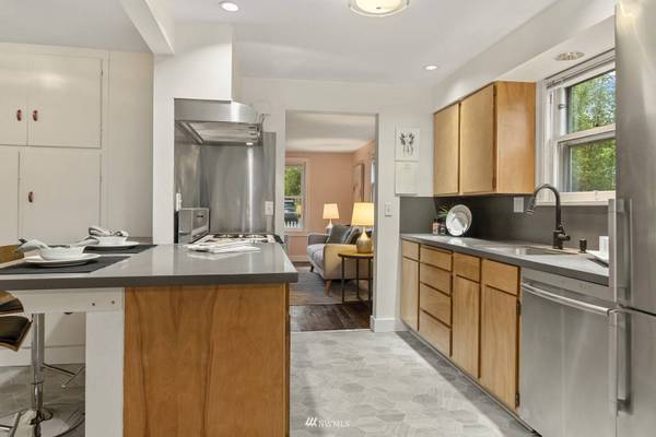 9248 Evanston AVE N, Seattle, WA 98103