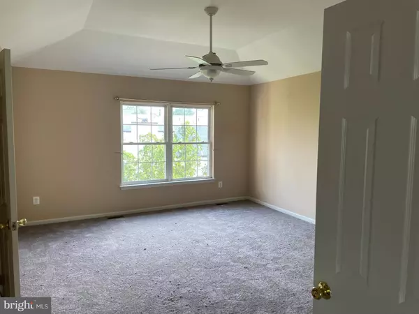 64 BUCKINGHAM PL, Cherry Hill, NJ 08003