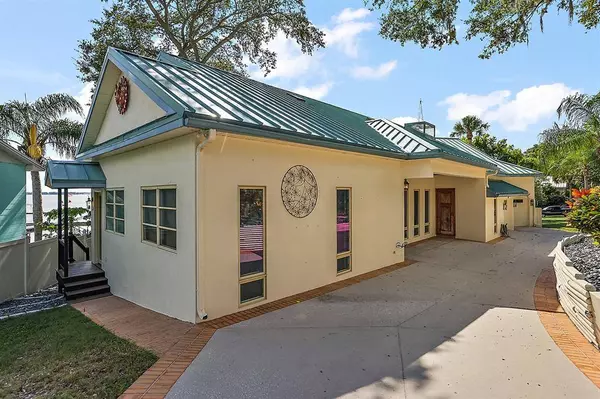 330 LAKE DORA RD, Mount Dora, FL 32757