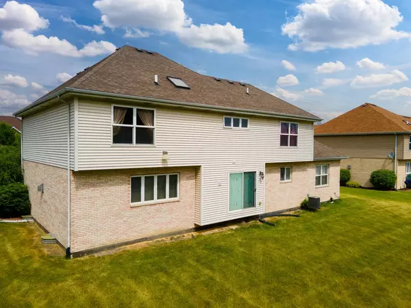 15165 Woodland Drive, South Holland, IL 60473