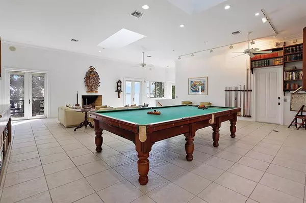 330 LAKE DORA RD, Mount Dora, FL 32757