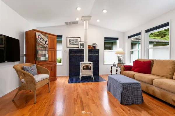 1804 Silver Beach RD, Bellingham, WA 98229