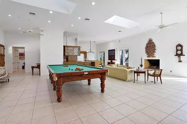 330 LAKE DORA RD, Mount Dora, FL 32757