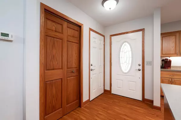 7871 Ranchview LN N, Maple Grove, MN 55311