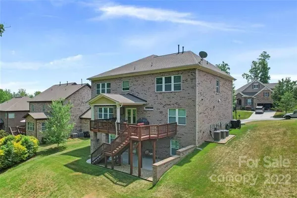 401 Waterlynn RD, Mooresville, NC 28115