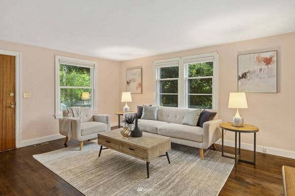 9248 Evanston AVE N, Seattle, WA 98103