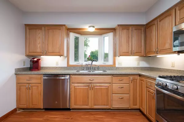 7871 Ranchview LN N, Maple Grove, MN 55311