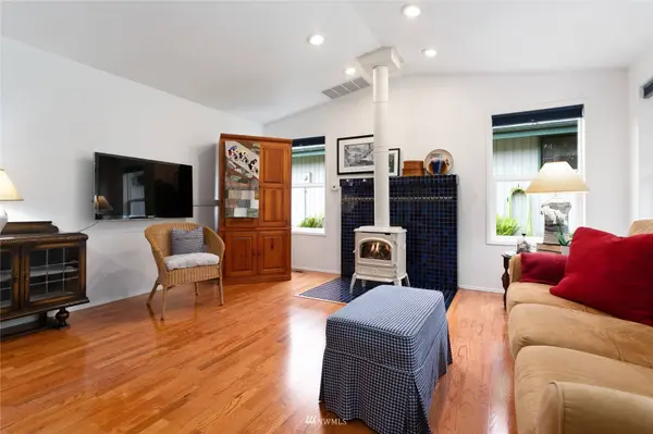 1804 Silver Beach RD, Bellingham, WA 98229