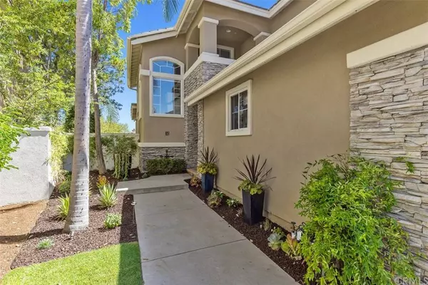 12 Foxtail LN, Rancho Santa Margarita, CA 92679