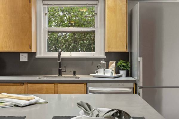 9248 Evanston AVE N, Seattle, WA 98103