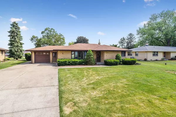 925 Maryville DR, Lockport, IL 60441