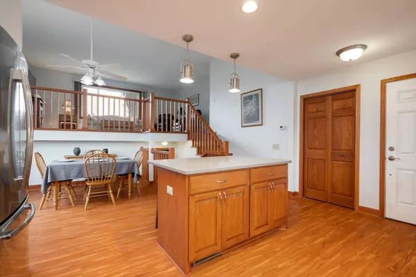 7871 Ranchview LN N, Maple Grove, MN 55311