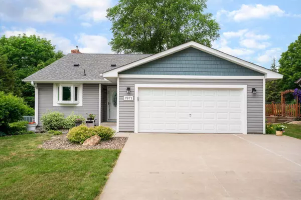 7871 Ranchview LN N, Maple Grove, MN 55311