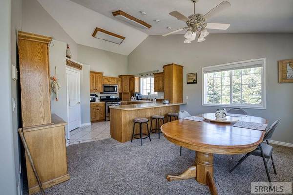 1061 N 1200 E, Shelley, ID 83274
