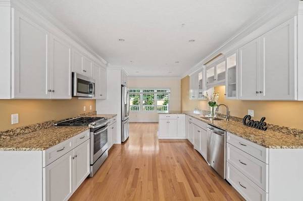 60 Robbins Rd #25, Plymouth, MA 02360