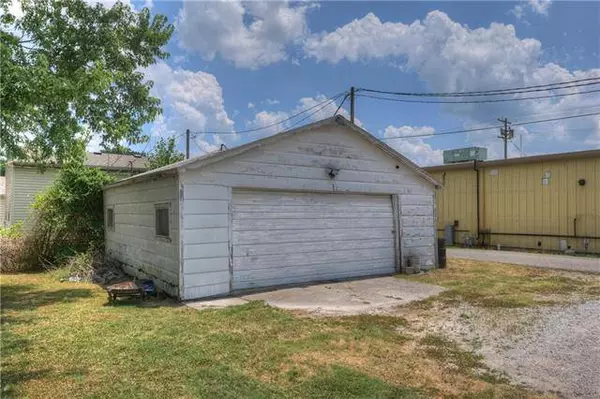 1004 E 6TH ST, Galena, KS 66739