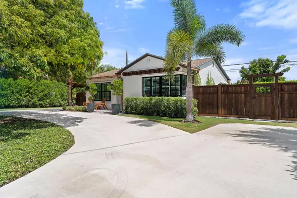 323 Linda LN, West Palm Beach, FL 33405