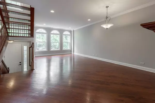 2634 Blakely LN, Naperville, IL 60540