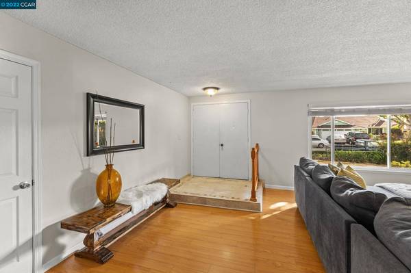 31344 Santa Maria Dr, Union City, CA 94587