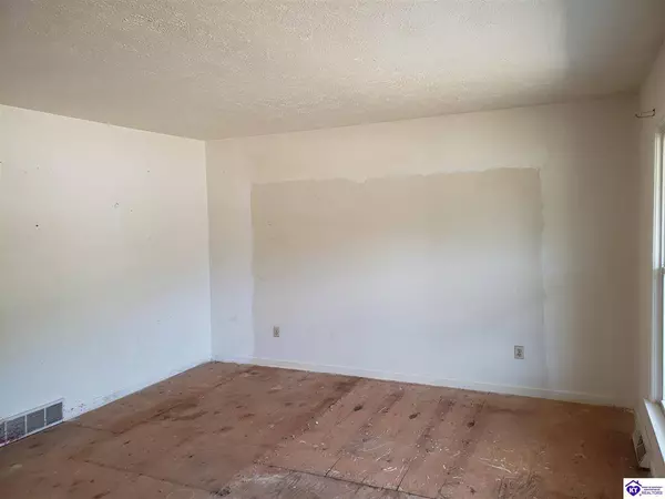 378 Redmar Boulevard, Radcliff, KY 40160