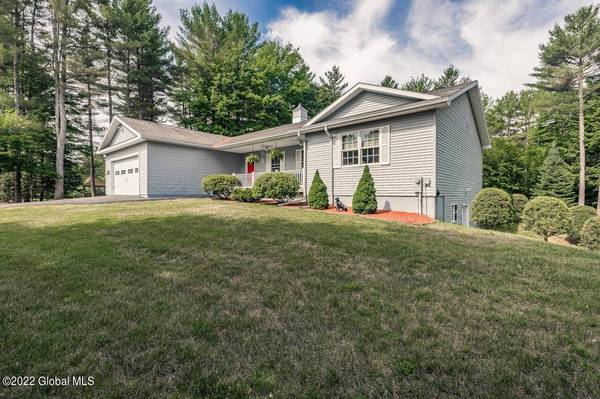 103 Apple  LN, Broadalbin, NY 12025